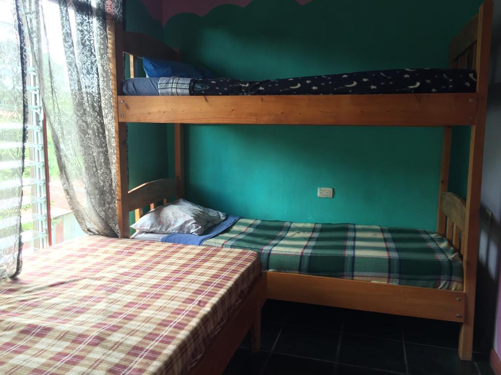 Mi Casa Tica Hostel Monteverde Room photo